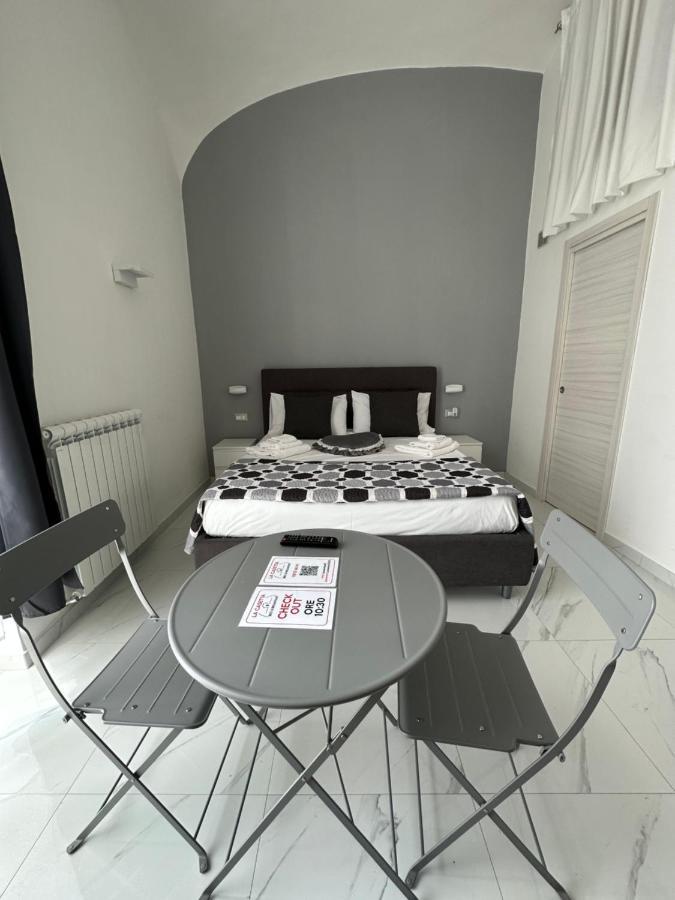 La Casetta - Rooms Сан-Джорджо-а-Кремано Экстерьер фото