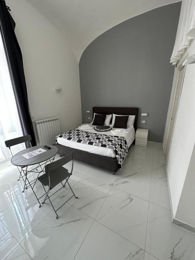 La Casetta - Rooms Сан-Джорджо-а-Кремано Экстерьер фото