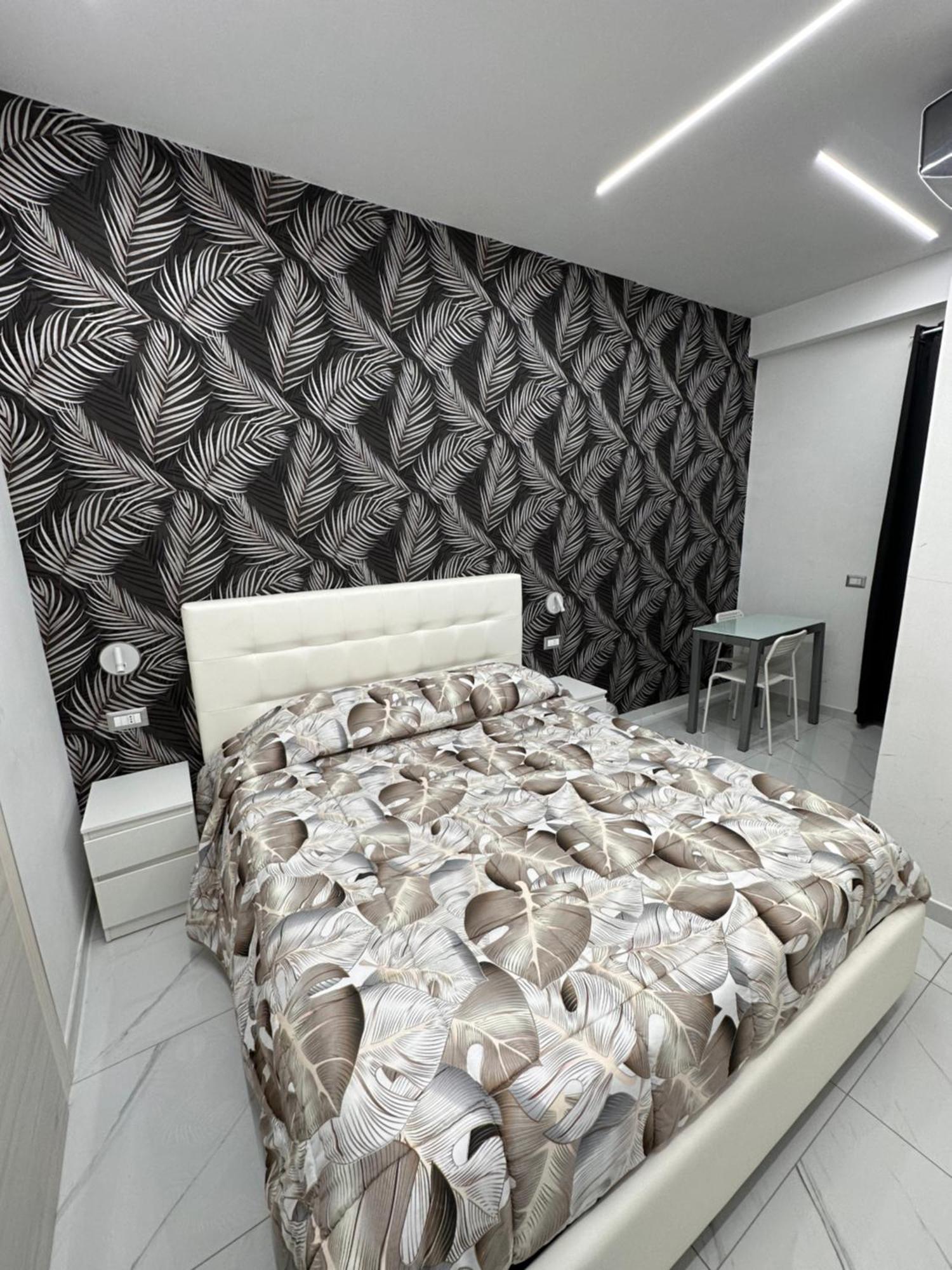 La Casetta - Rooms Сан-Джорджо-а-Кремано Экстерьер фото