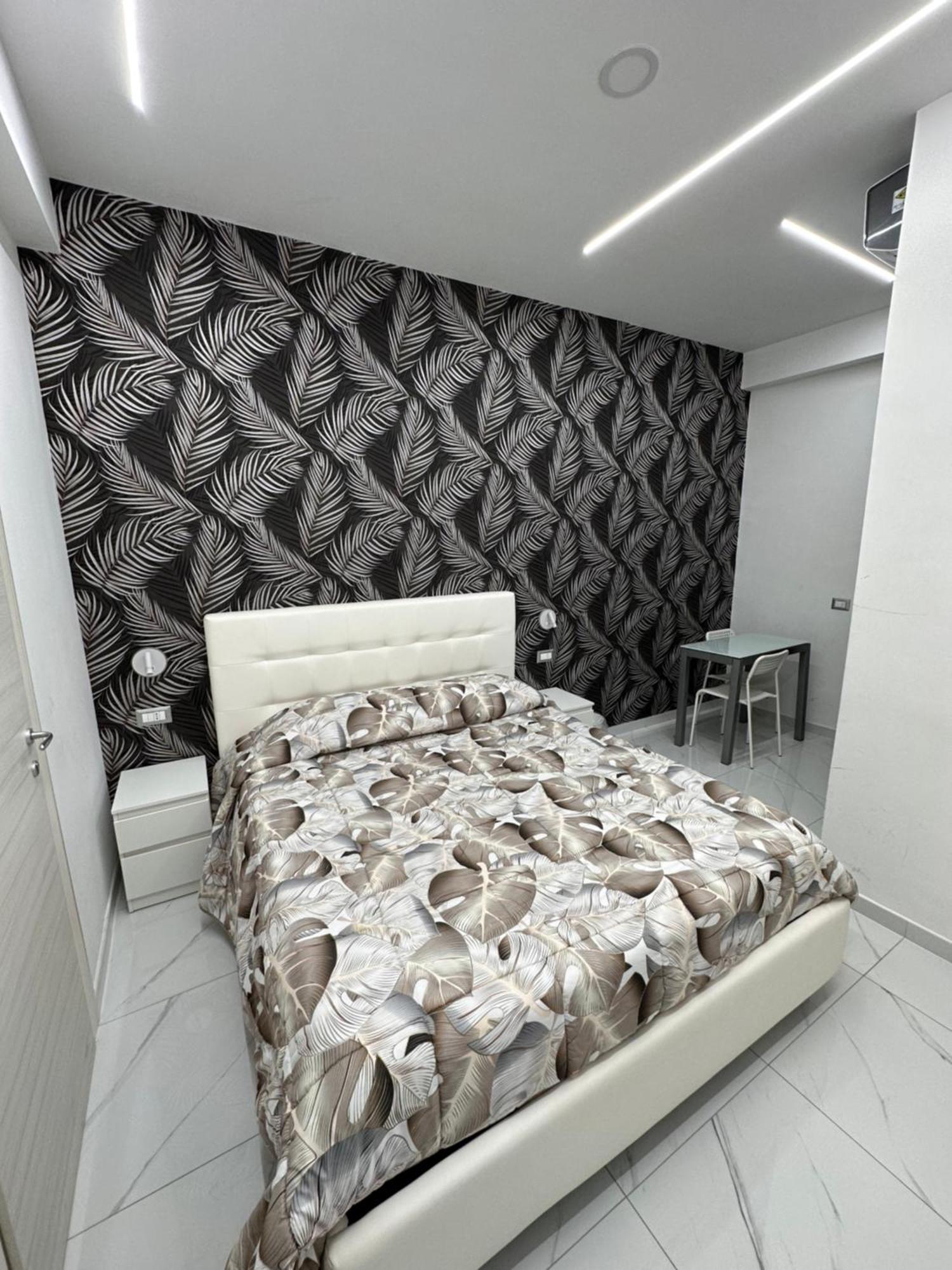 La Casetta - Rooms Сан-Джорджо-а-Кремано Экстерьер фото